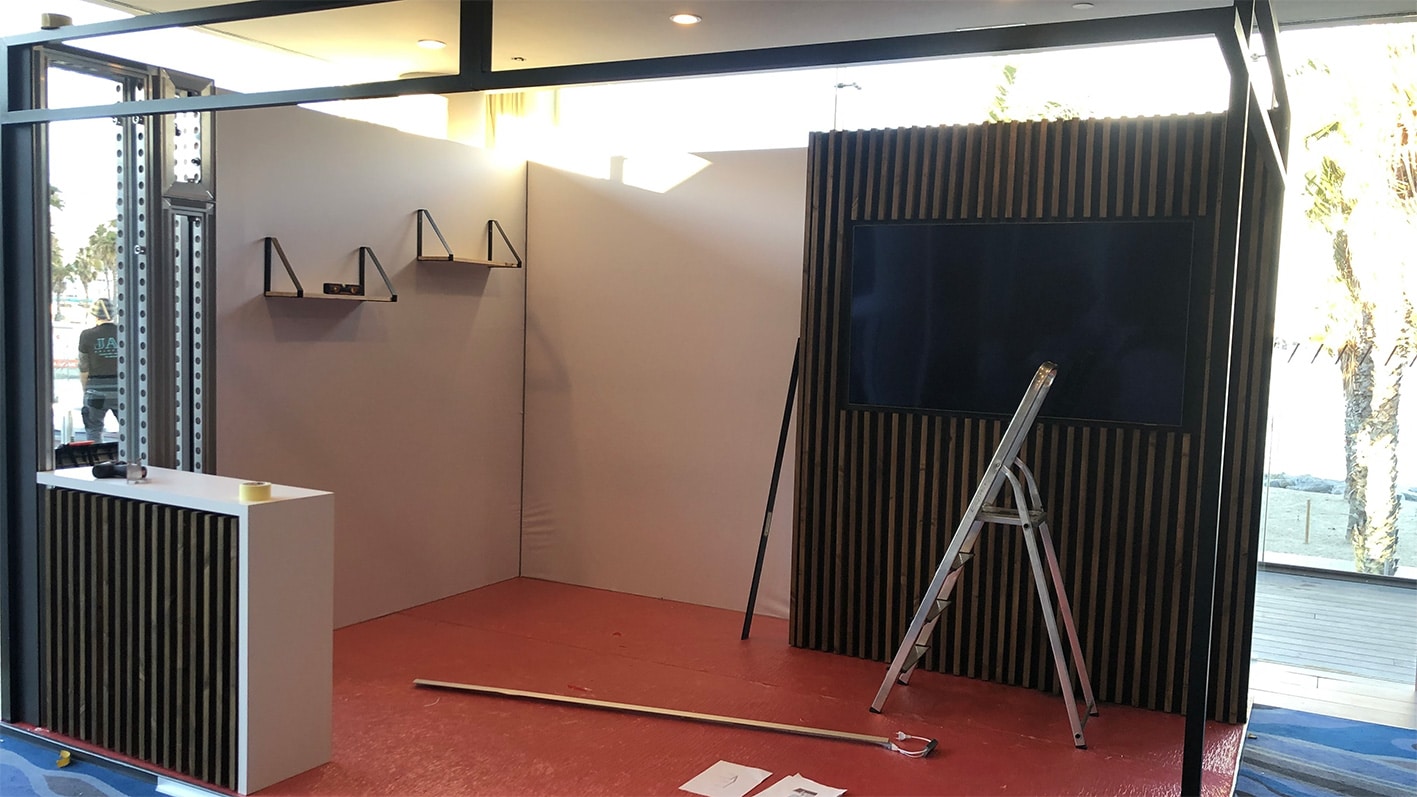 Stand-Custom_2