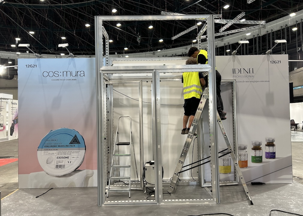 Stand Look 1
