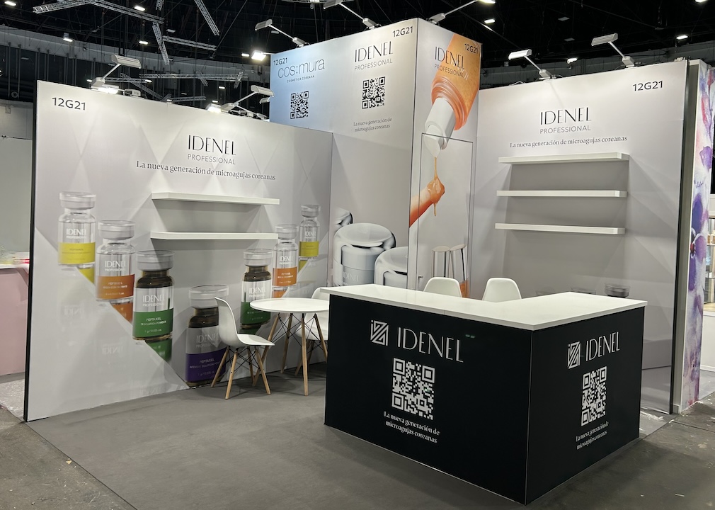 Stand Look 2